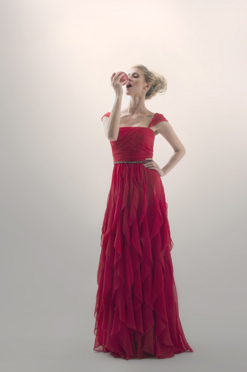 Chiffon evening dress with ruffle